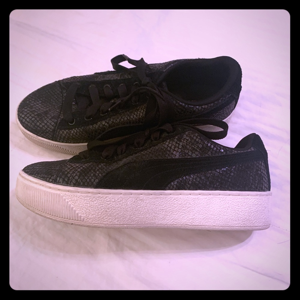 Puma 🐍 print platform shoes
